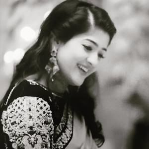 Meet your Posher, Sehrish